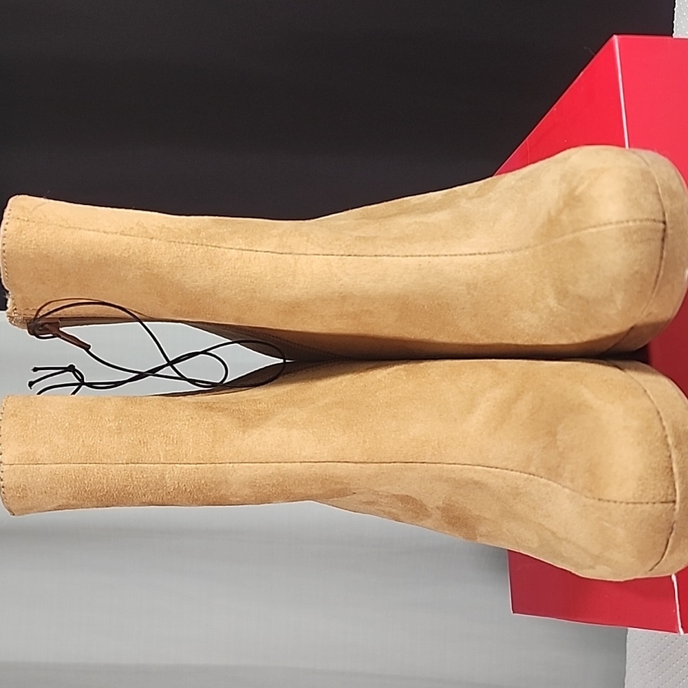 Forever 21 Tan Heeled Boots with Chunky Heel and Platform - Picture 2 of 12